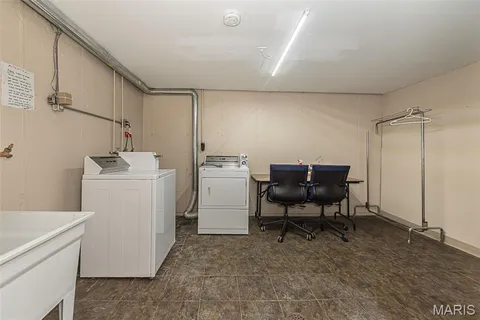 $130,000 | 10315 Forest Brook Lane, Unit A, St. Louis, MO 63146