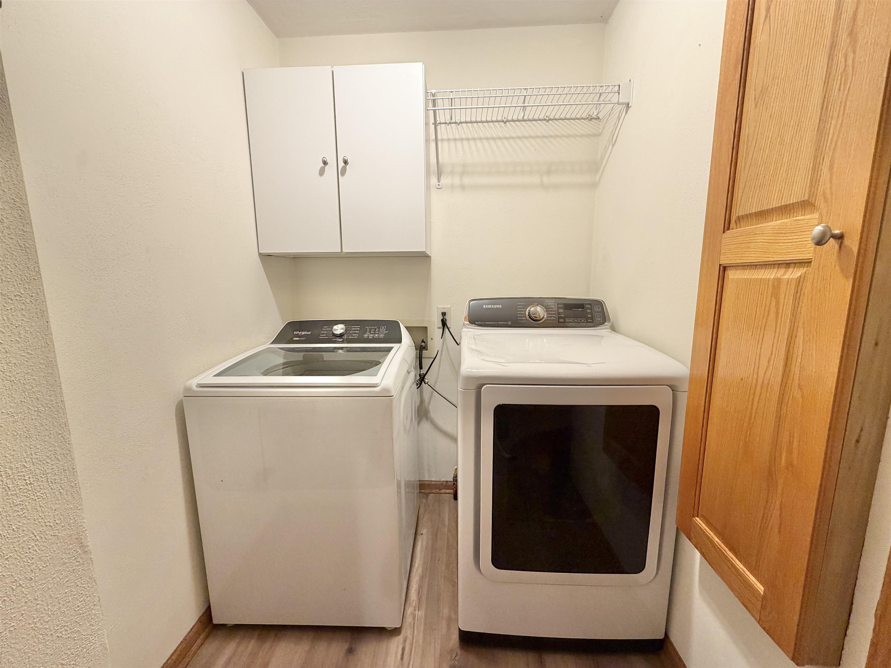 9102 River View Trail Roscoe, IL 61073 - Photo 26 of 40 a utility room with dryer and washer
