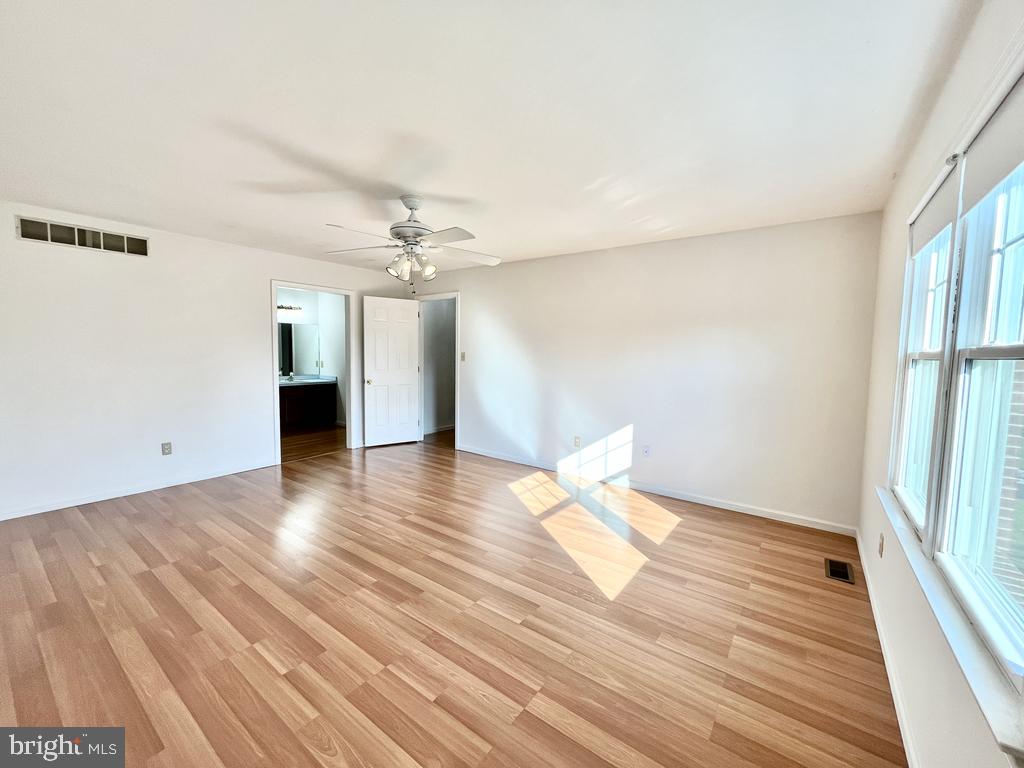 5 Slashpine Circle Hockessin, DE 19707 - Photo 12 of 22 Primary bedroom