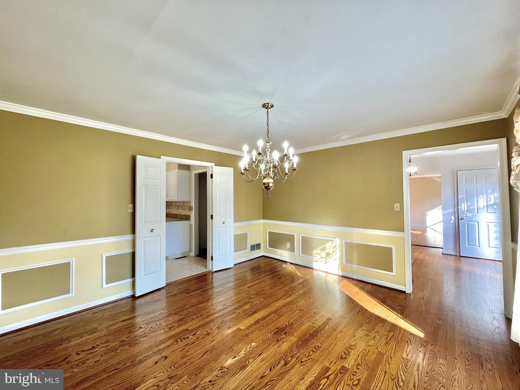 5 Slashpine Circle Hockessin, DE 19707 - Photo 7 of 22 Large dining area w/ hardwoods