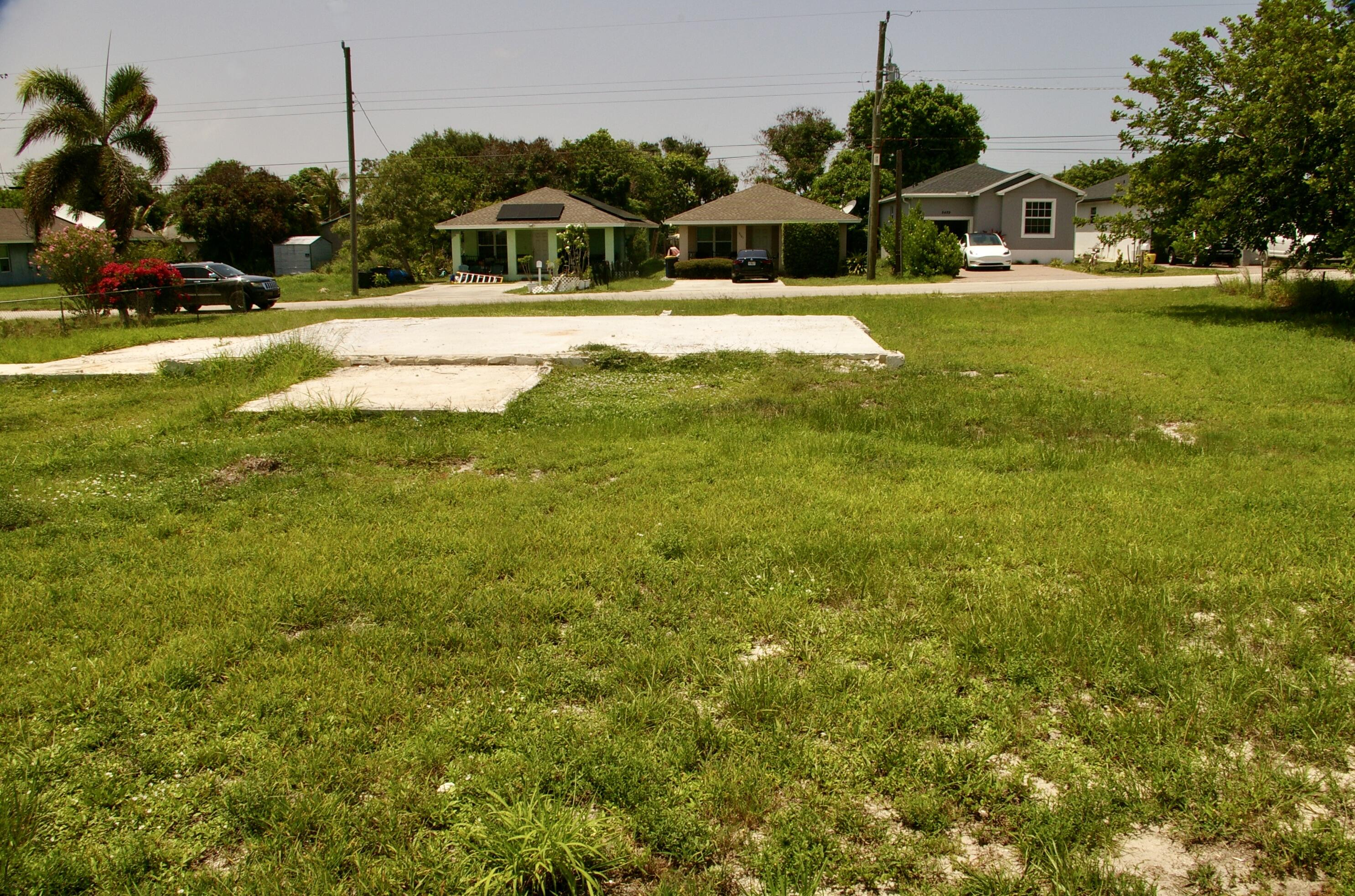 8480 Citrus Way Hobe Sound, FL 33455 - Photo 2 of 7 Yard