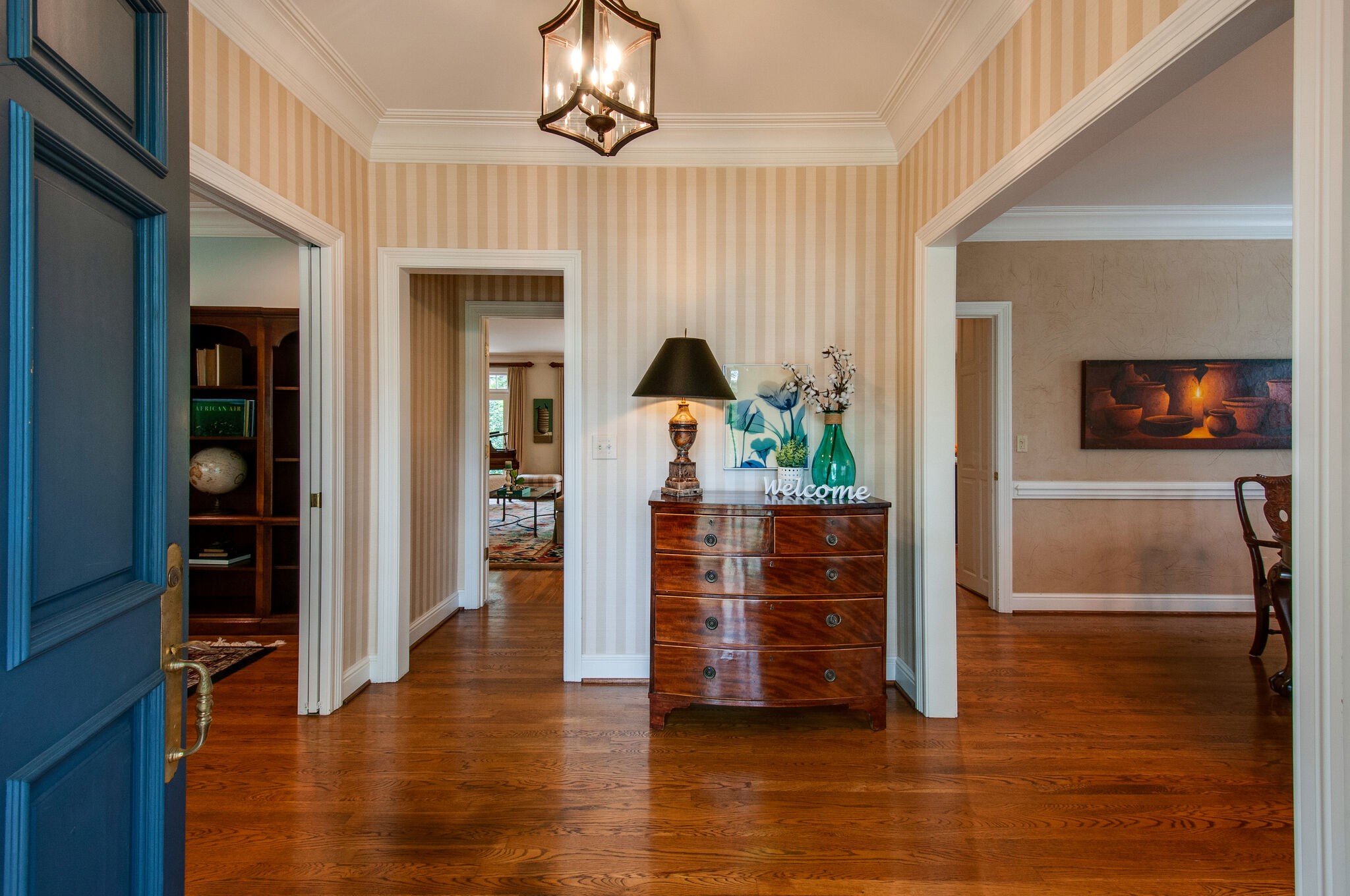 4009 Sneed Road Nashville, TN 37215 - Photo 3 of 37 a view of livingroom with furniture wooden floor and window