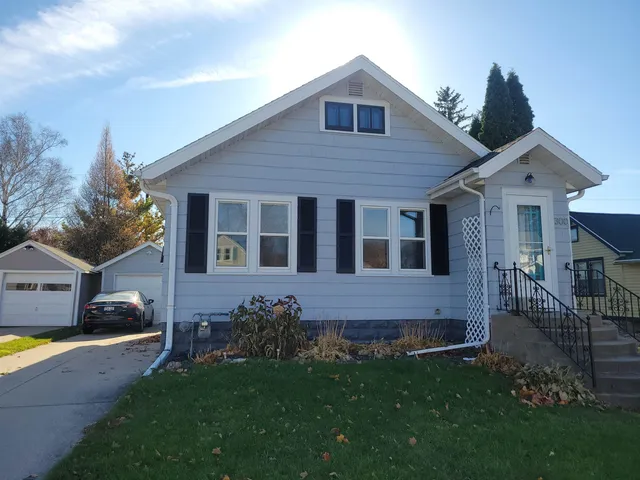 $199,900 | 300 East 11th Street, Fond du Lac, WI 54935