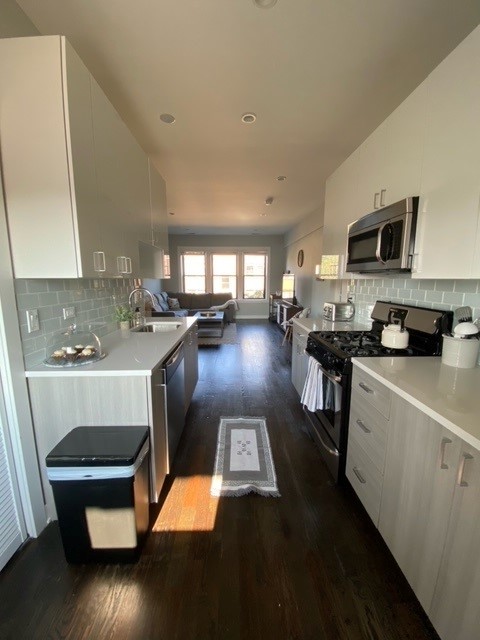 3548 North Racine Avenue, Unit 3 Chicago, IL 60613 - Photo 3 of 15