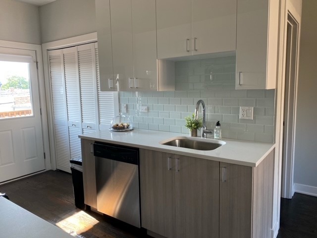 3548 North Racine Avenue, Unit 3 Chicago, IL 60613 - Photo 4 of 15