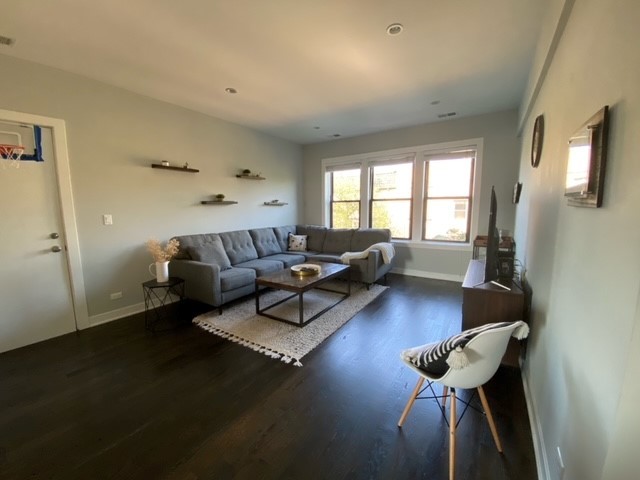 3548 North Racine Avenue, Unit 3 Chicago, IL 60613 - Photo 5 of 15