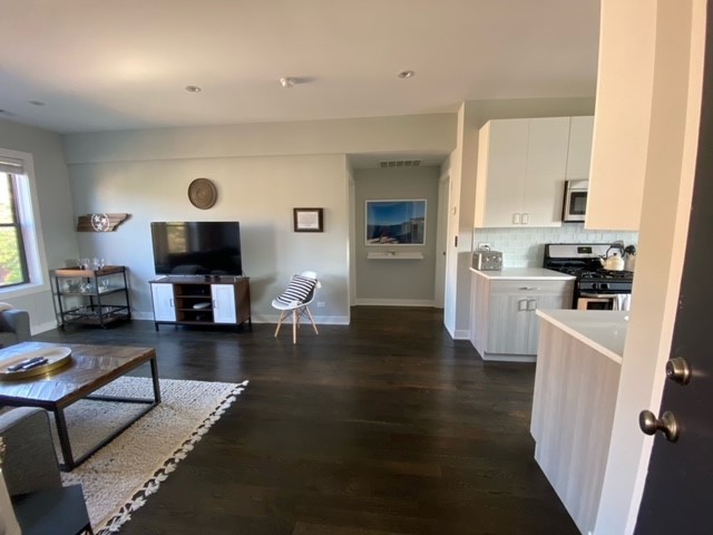 3548 North Racine Avenue, Unit 3 Chicago, IL 60613 - Photo 6 of 15