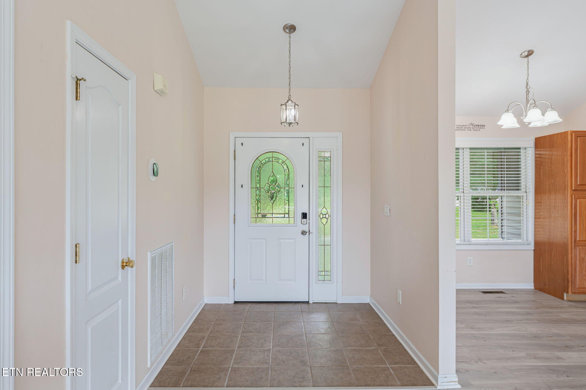 138 Country Way Road Vonore, TN 37885 - Photo 4 of 50 7-web-or-mls-138 Country Way-13
