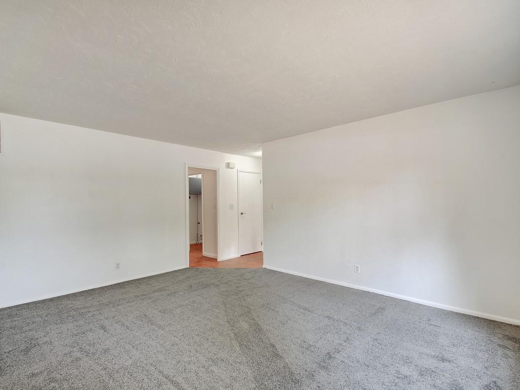 3932 North Mitthoefer Road Indianapolis, IN 46235 - Photo 4 of 25 Gallery Image 4