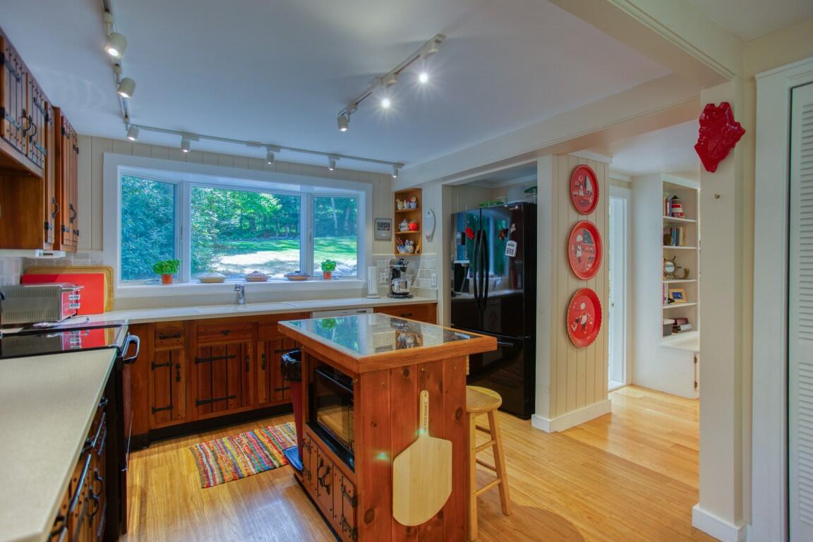 37 Beach Road Boothbay Harbor, ME 04538 - Photo 22 of 52 19.1