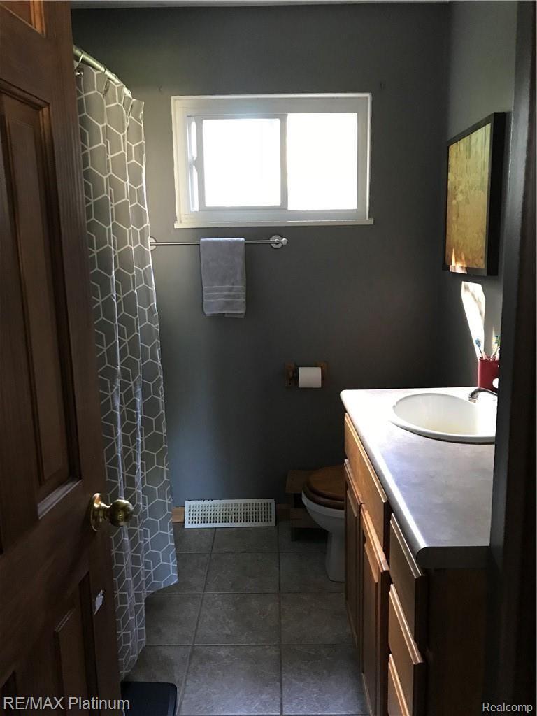 7262 Riegler Street Grand Blanc, MI 48439 - Photo 9 of 16 IMG_7398.jpeg