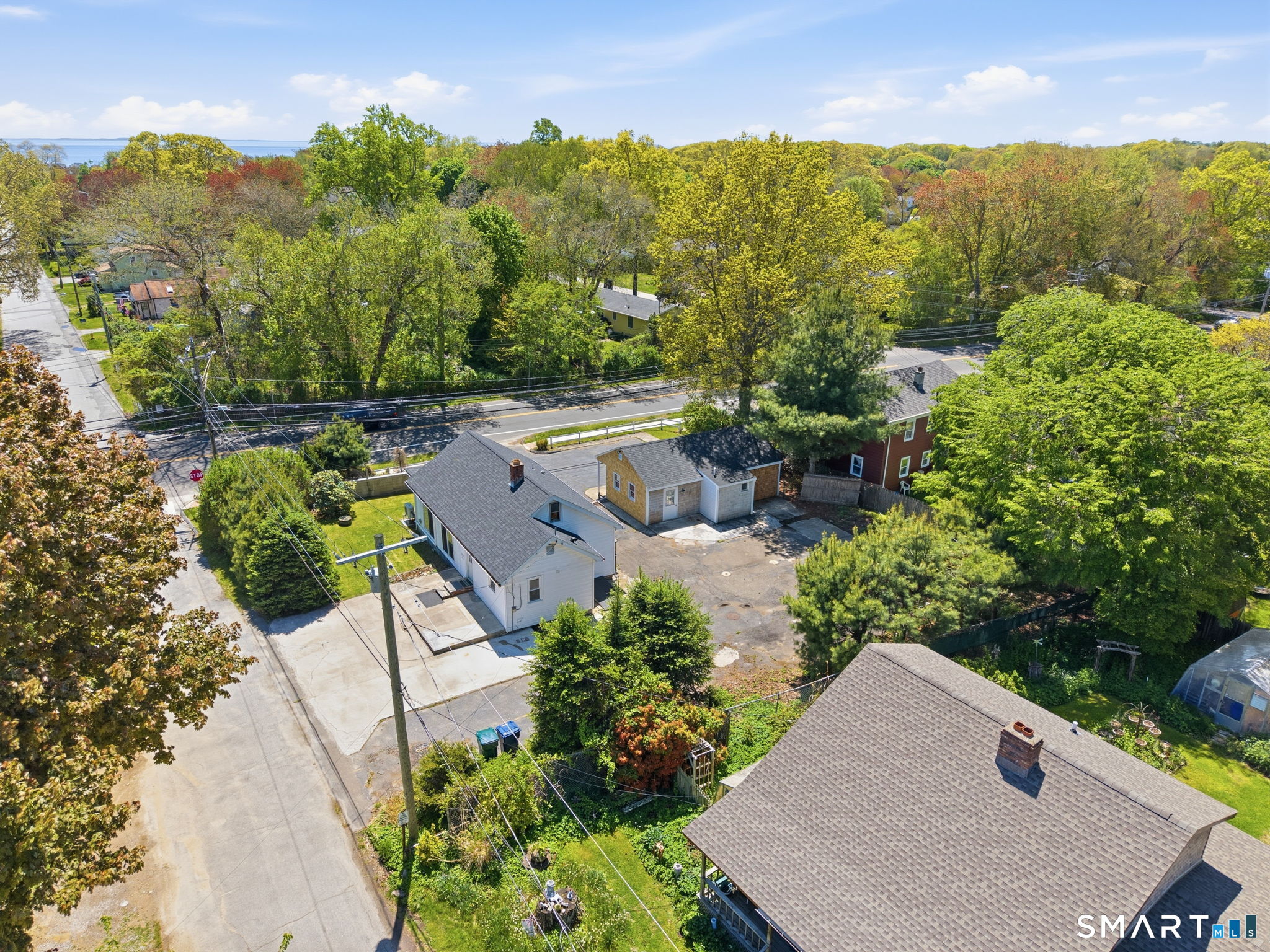 276 Shore Road Old Lyme, CT 06371 - Photo 6 of 38