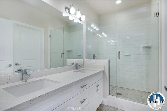 $4,495 | 9841 Alburtis Avenue, Santa Fe Springs, CA 90670