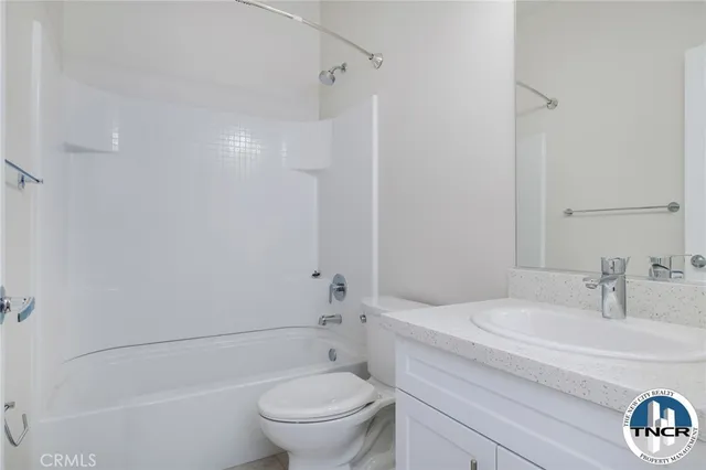 $4,495 | 9841 Alburtis Avenue, Santa Fe Springs, CA 90670