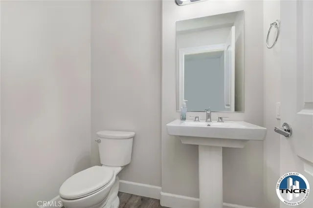 $4,495 | 9841 Alburtis Avenue, Santa Fe Springs, CA 90670