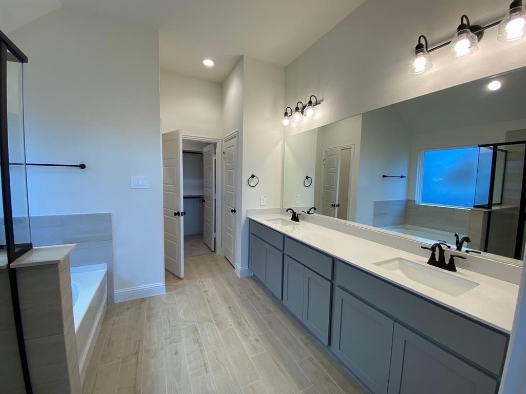 5008 Picasso Road Royse City, TX 75189 - Photo 5 of 6 Owners bath - stock photo