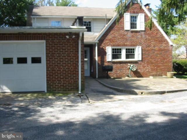 480 Edgehill Road York, PA 17403 - Photo 2 of 24