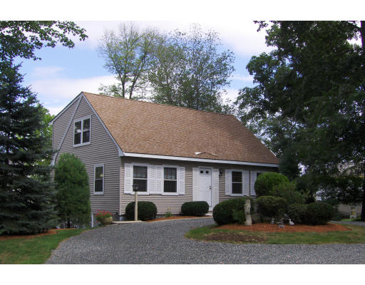 39 Island Road Lynnfield, MA 01940 - Photo 1 of 12 Gallery Image 1