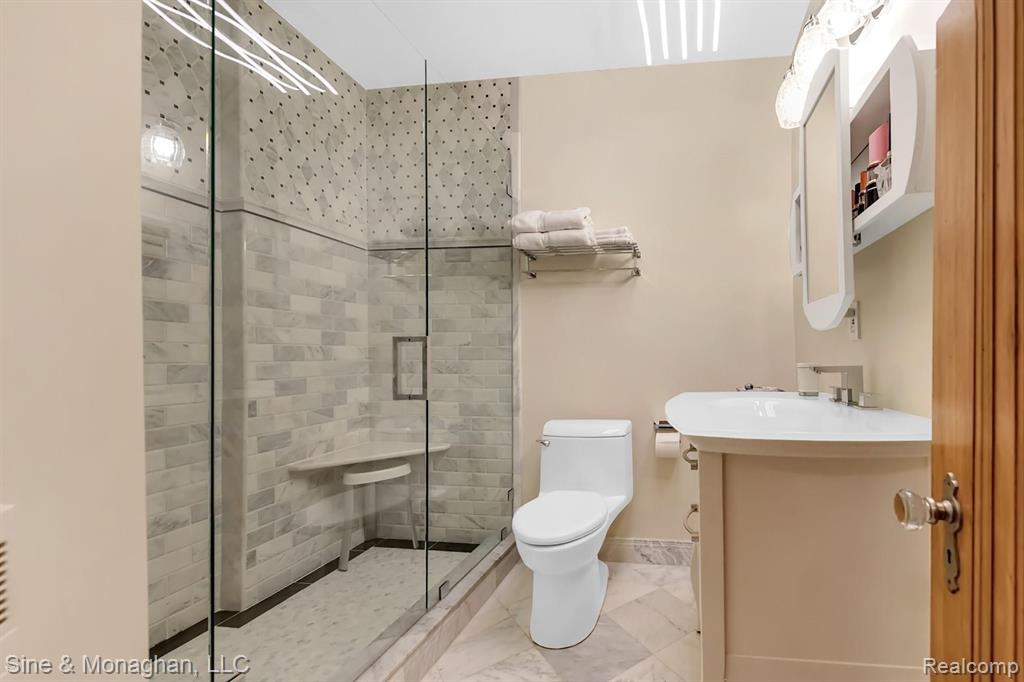 1158 West Maple Road Birmingham, MI 48009 - Photo 14 of 77