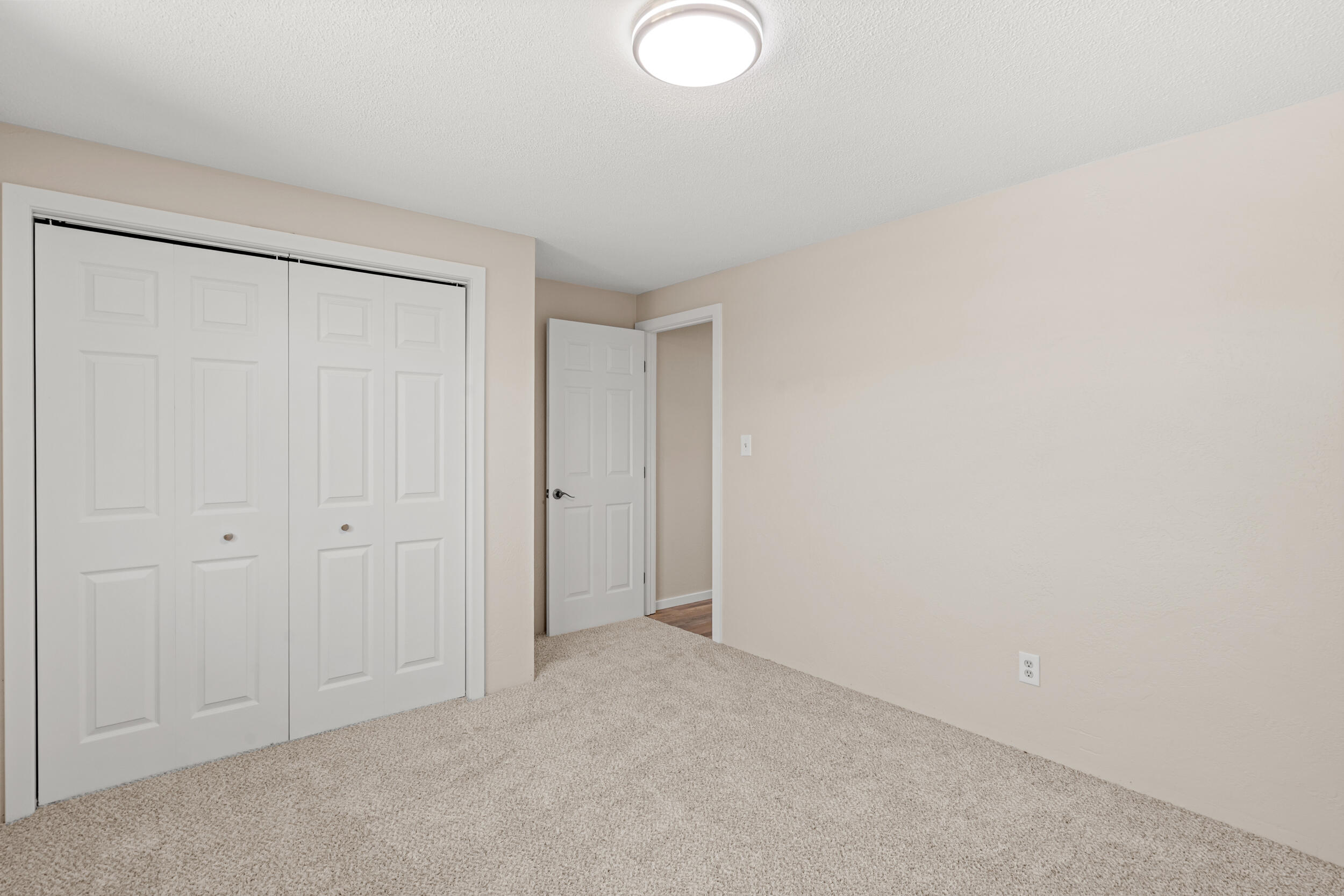 209 Donna Way Central Point, OR 97502 - Photo 19 of 28 Bedroom 1