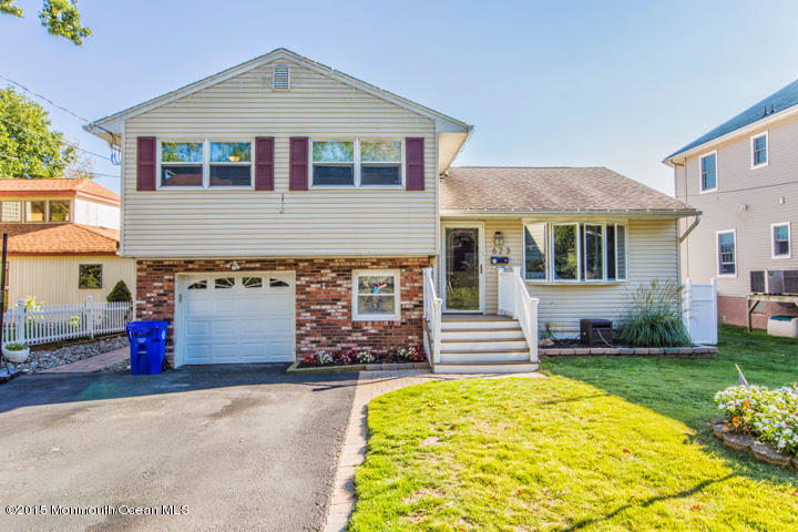 623 Bancroft Road Brick, NJ 08724 - Photo 35 of 91 a front view of a house with a yard