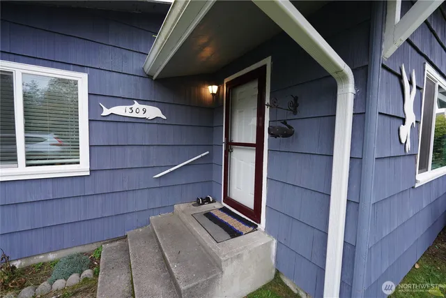 a view of an entryway