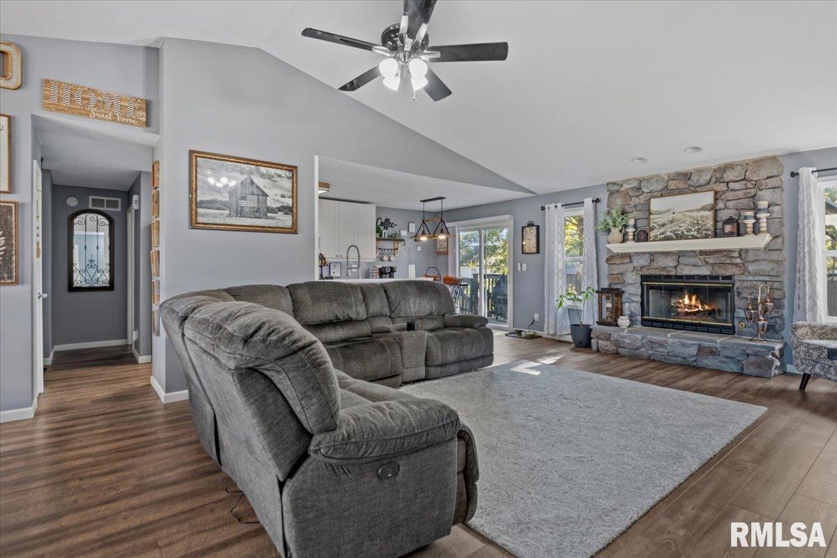 508 Violet Ridge Chatham, IL 62629 - Photo 8 of 51 Gallery Image 8