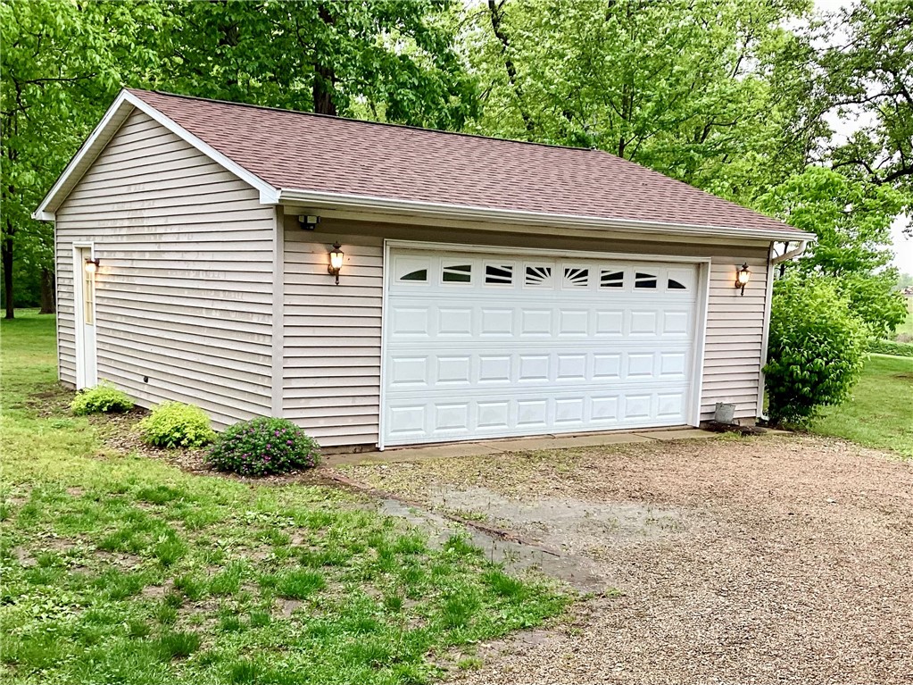 12137 North 1000th Road Effingham, IL 62401 - Photo 4 of 23