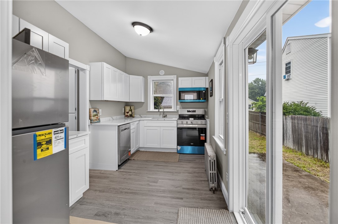 91 Ash Street Warwick, RI 02888 - Photo 2 of 49