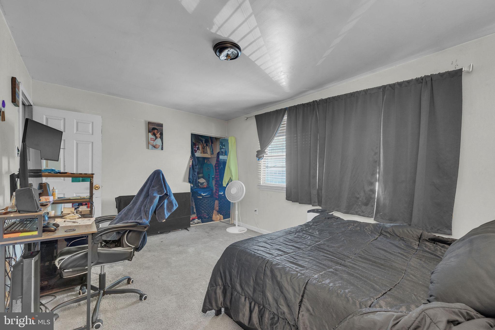733 Myrtle Avenue Lindenwold, NJ 08021 - Photo 17 of 29 Cozy bedroom with modern touches.
