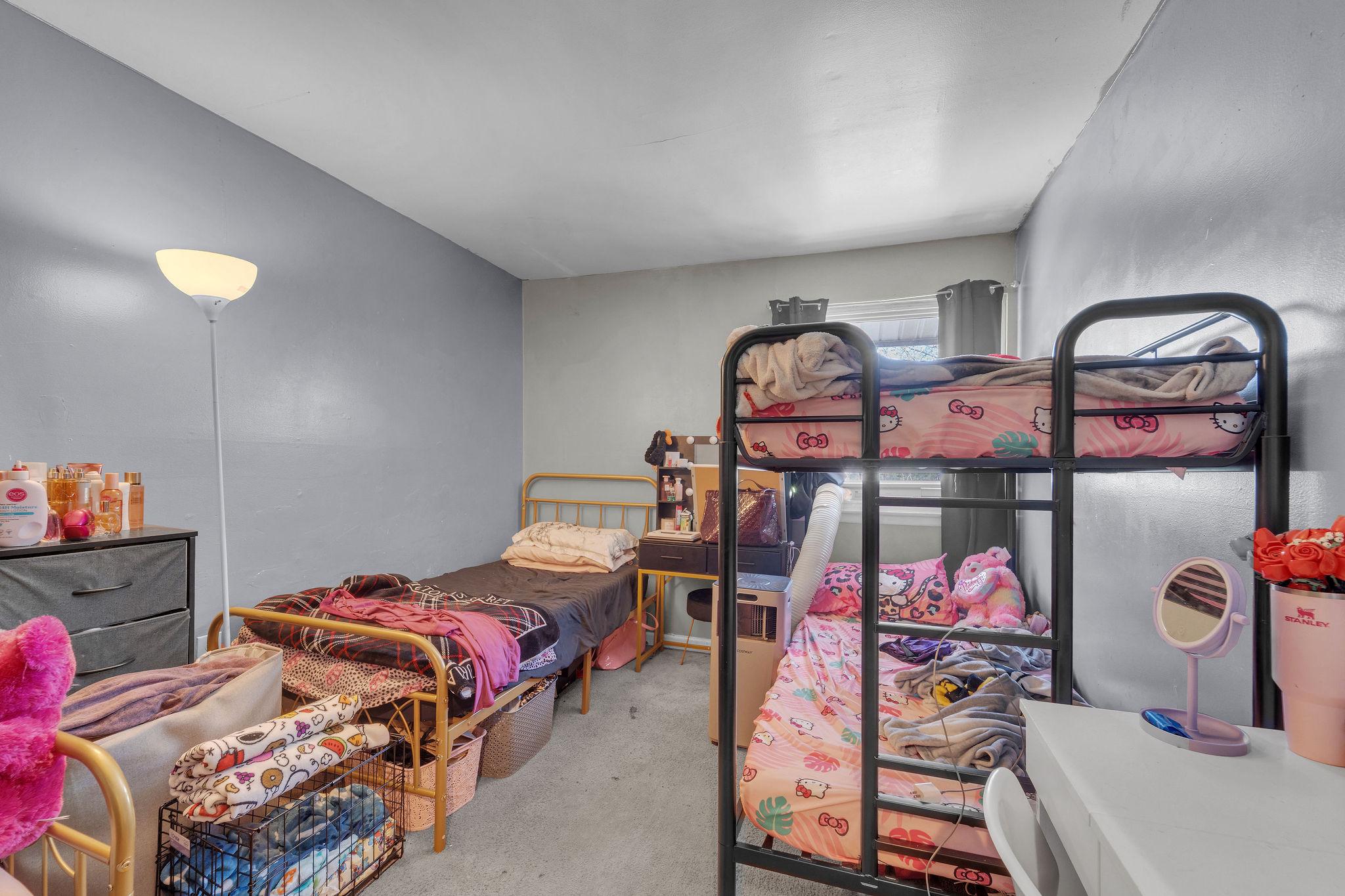 733 Myrtle Avenue Lindenwold, NJ 08021 - Photo 22 of 29 Cozy multi-bed retreat.