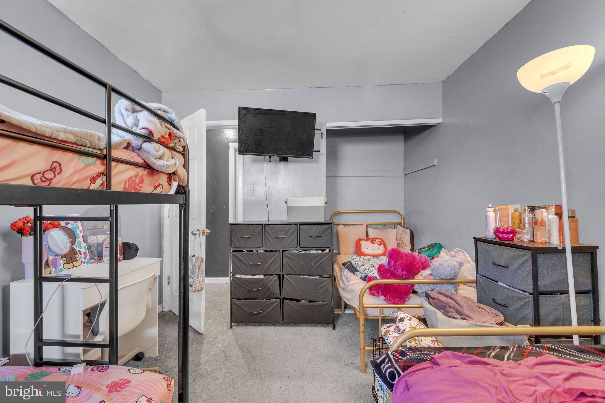733 Myrtle Avenue Lindenwold, NJ 08021 - Photo 23 of 29 Cozy multi-bed room with modern flair.