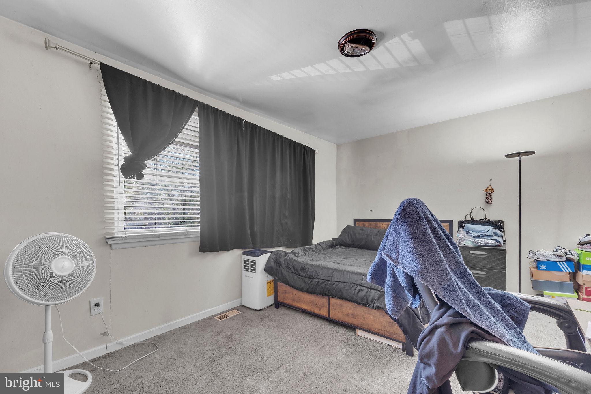 733 Myrtle Avenue Lindenwold, NJ 08021 - Photo 24 of 29 Cozy bedroom with natural light.