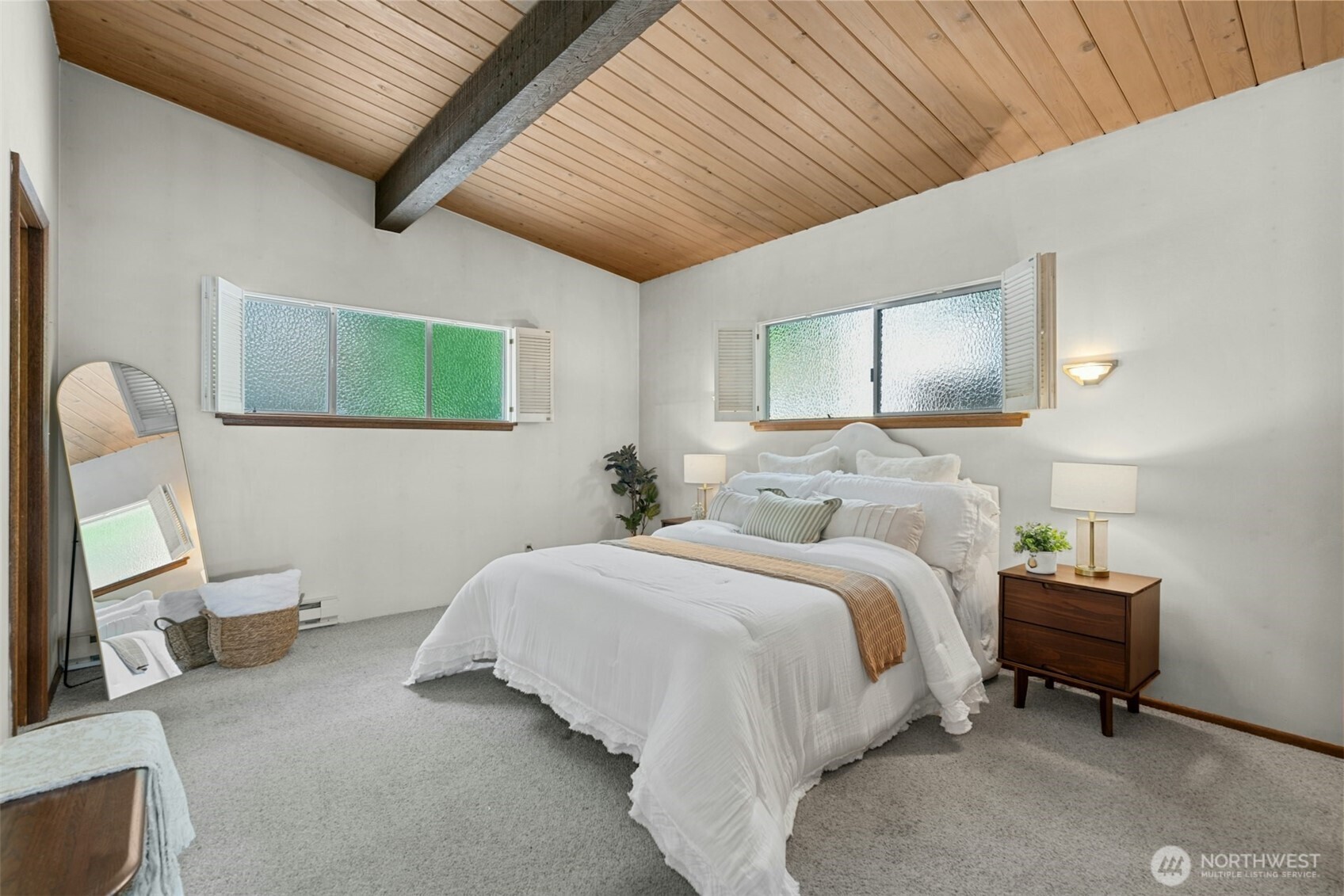 13008 Riviera Place Northeast Seattle, WA 98125 - Photo 13 of 40 Gallery Image 13