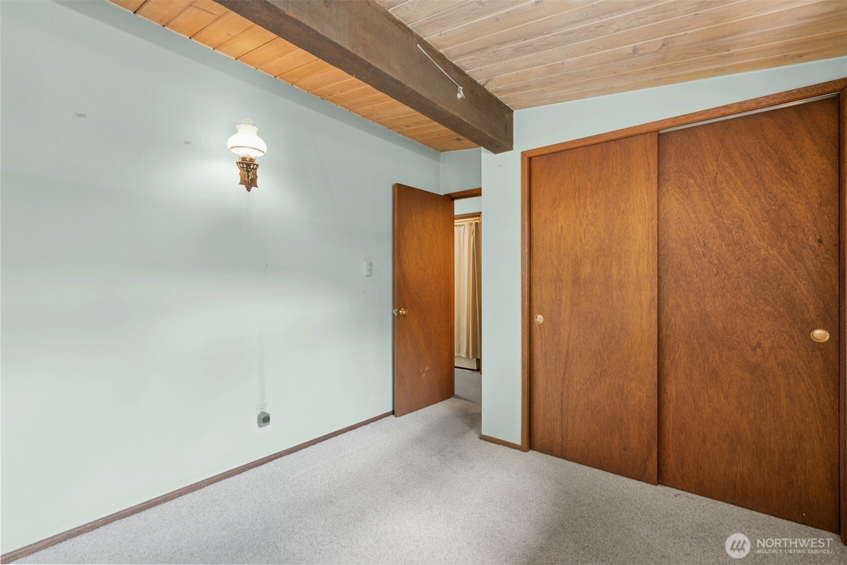 13008 Riviera Place Northeast Seattle, WA 98125 - Photo 20 of 40 Gallery Image 20