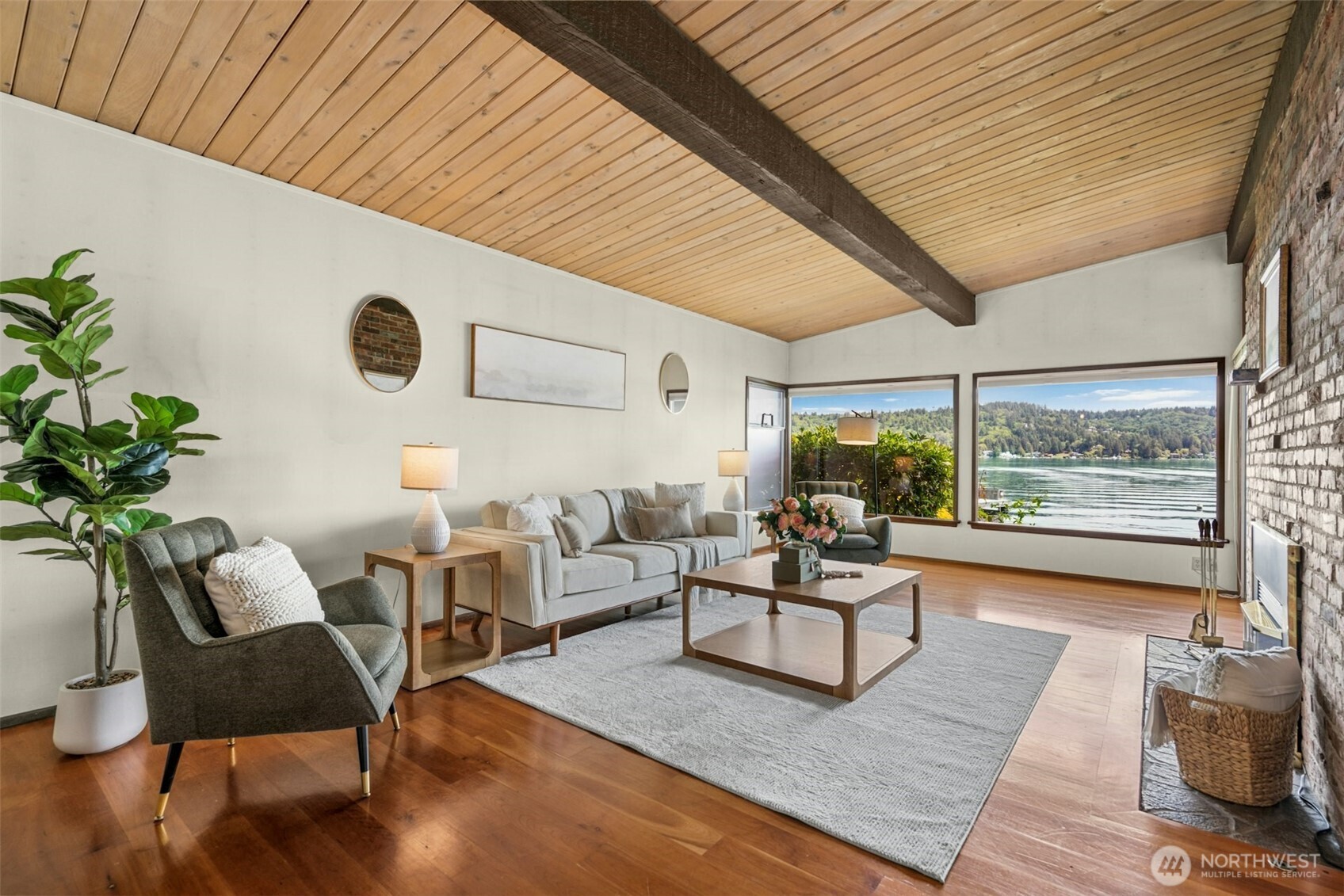 13008 Riviera Place Northeast Seattle, WA 98125 - Photo 4 of 40 Gallery Image 4