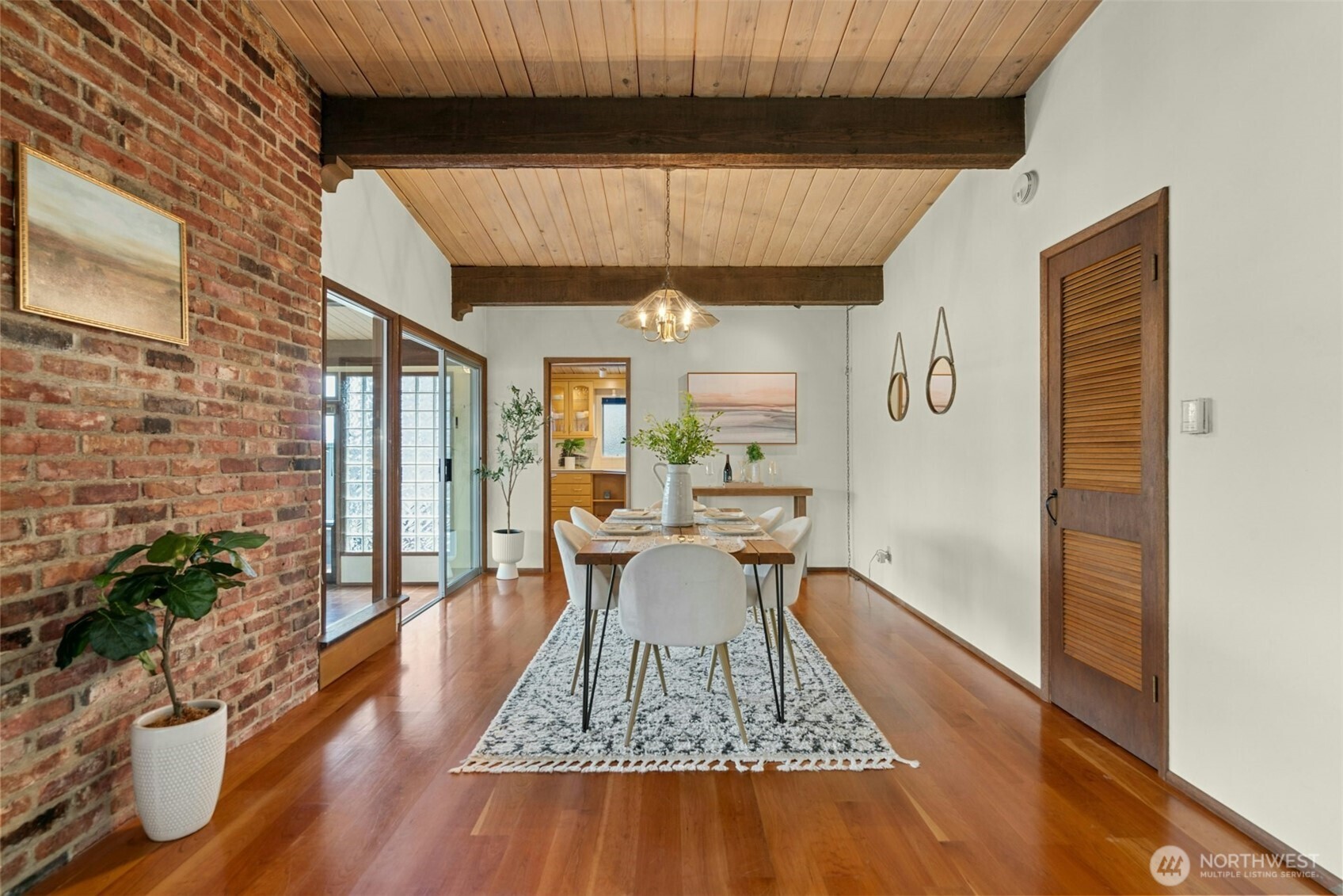 13008 Riviera Place Northeast Seattle, WA 98125 - Photo 6 of 40 Gallery Image 6