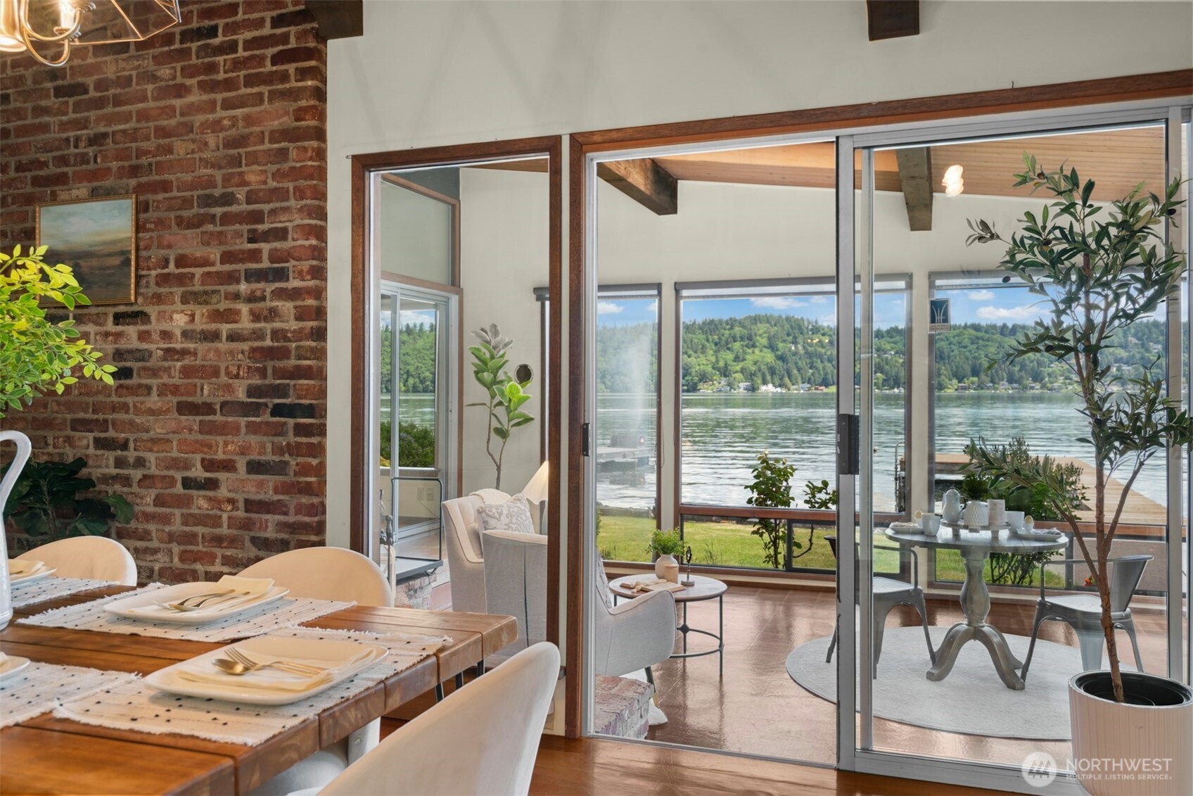 13008 Riviera Place Northeast Seattle, WA 98125 - Photo 7 of 40 Gallery Image 7