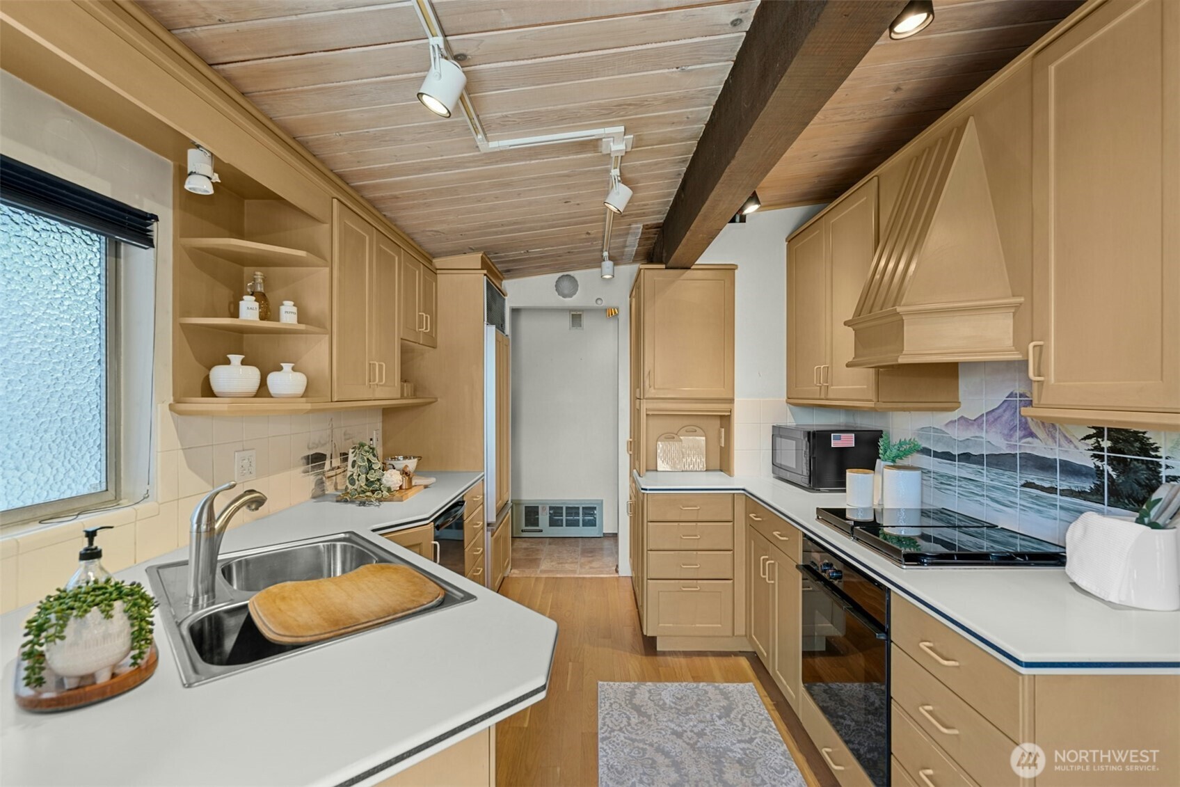 13008 Riviera Place Northeast Seattle, WA 98125 - Photo 10 of 40 Gallery Image 10