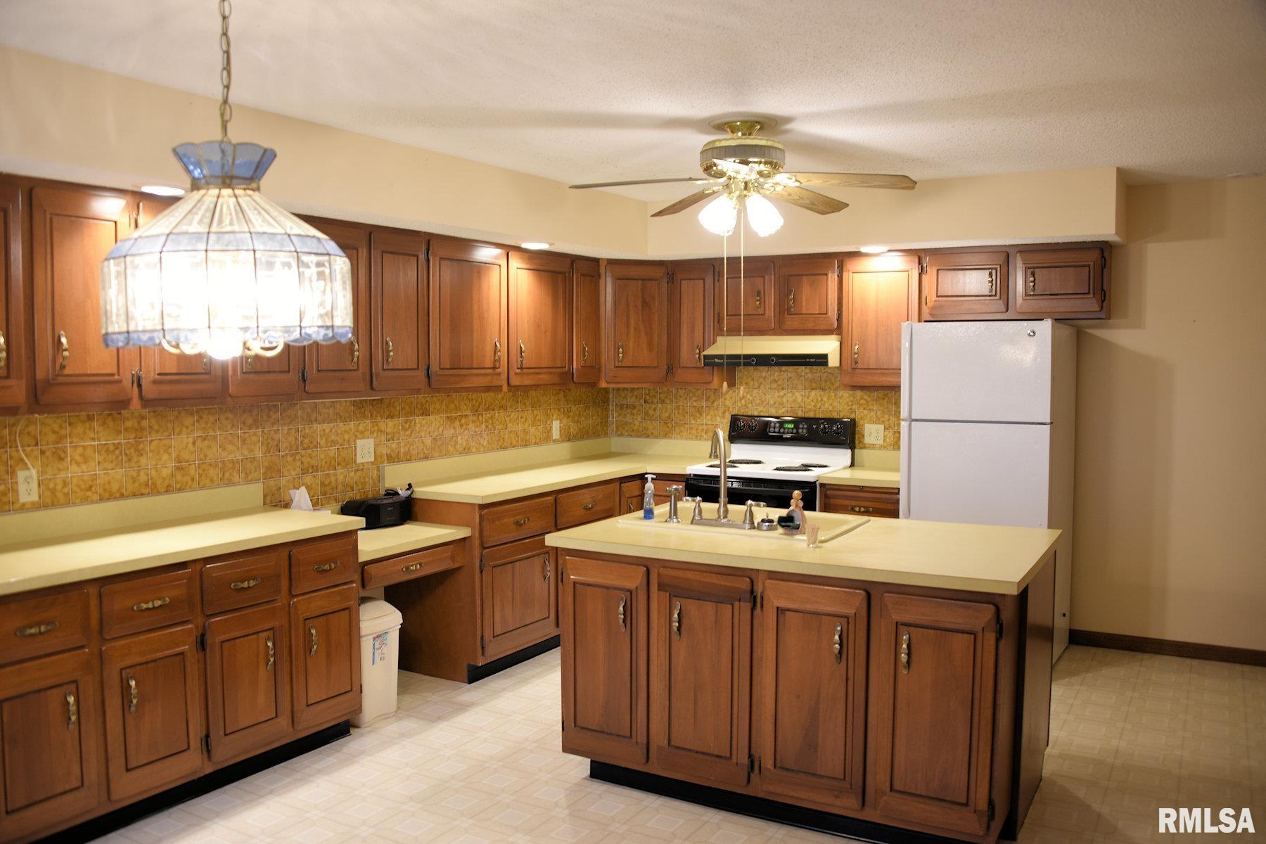 205 Golf Road Springfield, IL 62704 - Photo 5 of 18