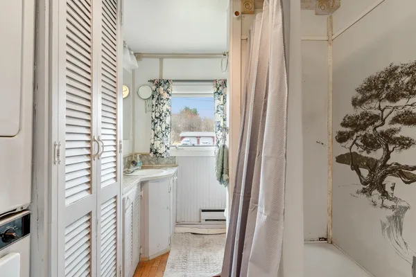 $300,000 | 205 Loomis Hill Road, Waterbury, VT 05677