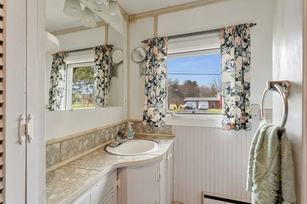 $300,000 | 205 Loomis Hill Road, Waterbury, VT 05677