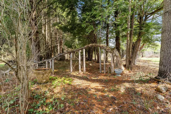 $300,000 | 205 Loomis Hill Road, Waterbury, VT 05677