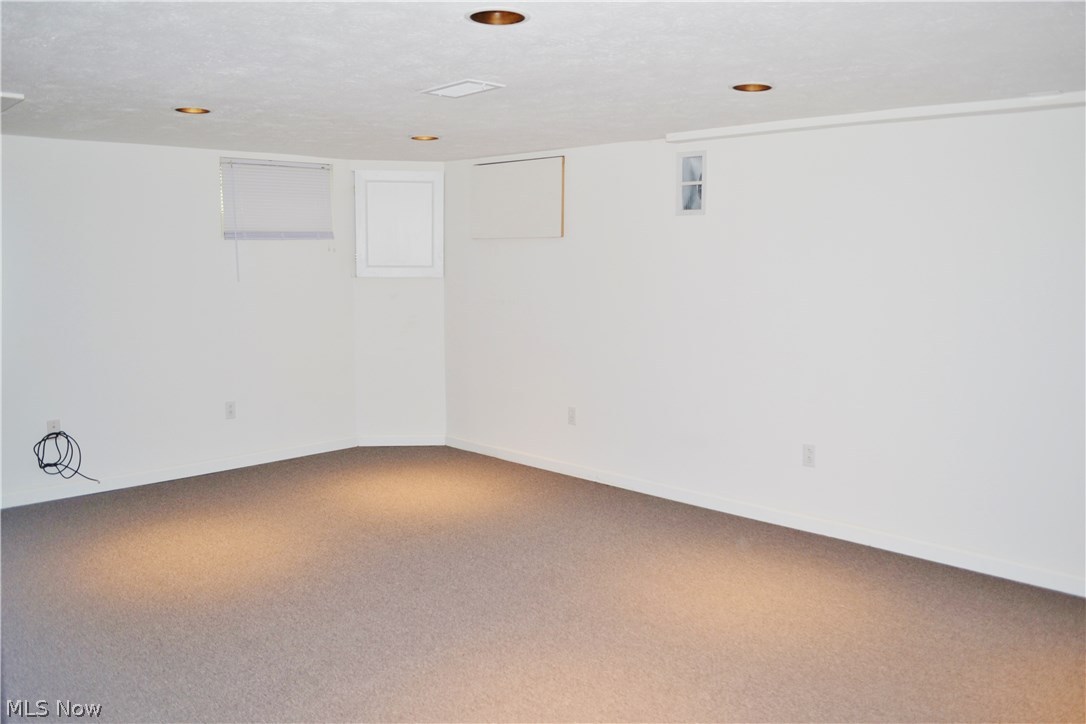 5158 Bridgewater Road Cleveland, OH 44124 - Photo 9 of 13 Gallery Image 9