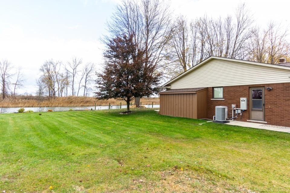 7292 Flamingo Road Algonac, MI 48001 - Photo 36 of 46 50160903-fe6bbb0a-71b3-4ea5-932e-a4e24e1175cf.JPG