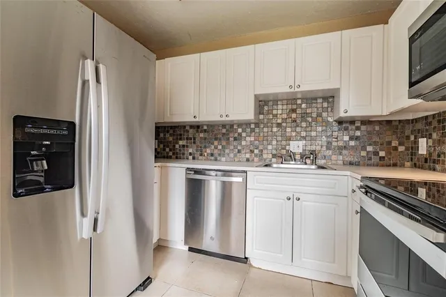 $1,550 | 13692 Orange Sunset Drive, Unit 201, Tampa, FL 33618