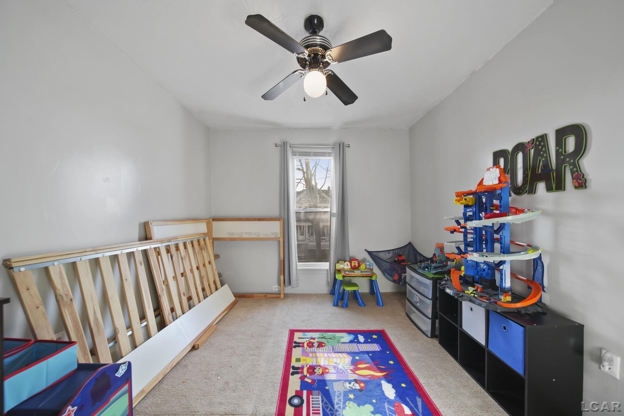 623 North Locust Street Adrian, MI 49221 - Photo 18 of 38 50169647-87967371-e8fd-451e-be58-900c0563d708.JPG