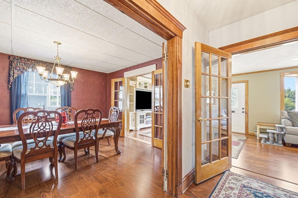83 Grand Street Reading, MA 01867 - Photo 5 of 42