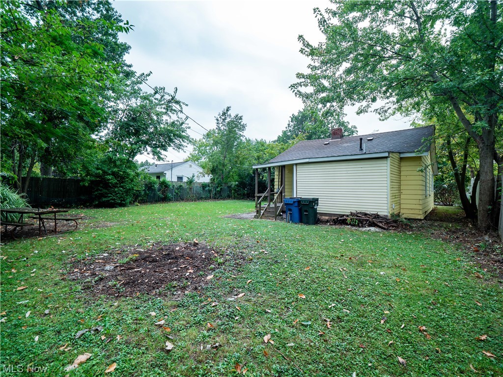 339 Cummings Road Vermilion, OH 44089 - Photo 8 of 35 View of yard