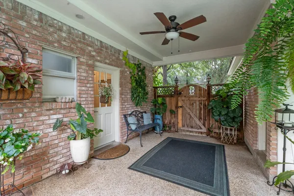 $700,000 | 23 Tanager Trail, The Woodlands, TX 77381